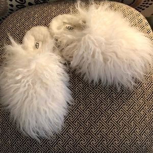 UGG Fluff Momma Slippers Size 7 Cream White Mongolian Sheep Hair